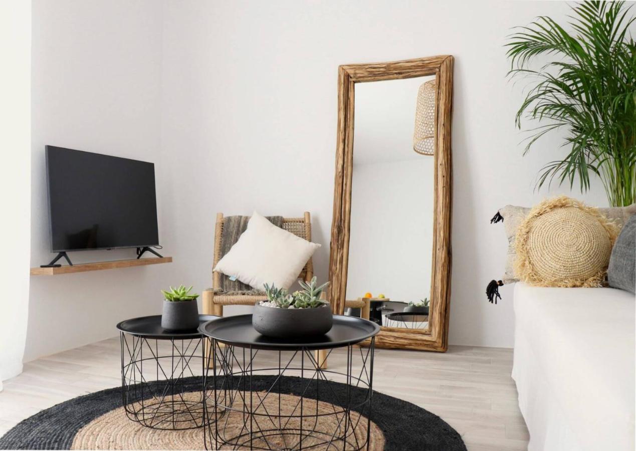 Beach Apartment Thalia With Hot Tub And Sea View Agios Prokopios  Buitenkant foto